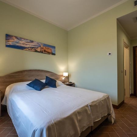 Affittacamere Podere Valserena Monteroni dʼArbia Exteriör bild